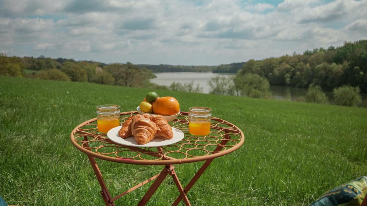 Quirky Vintage Horsebox Conversion With Stunning Views Of Ardingly Reservoir バルカム エクステリア 写真