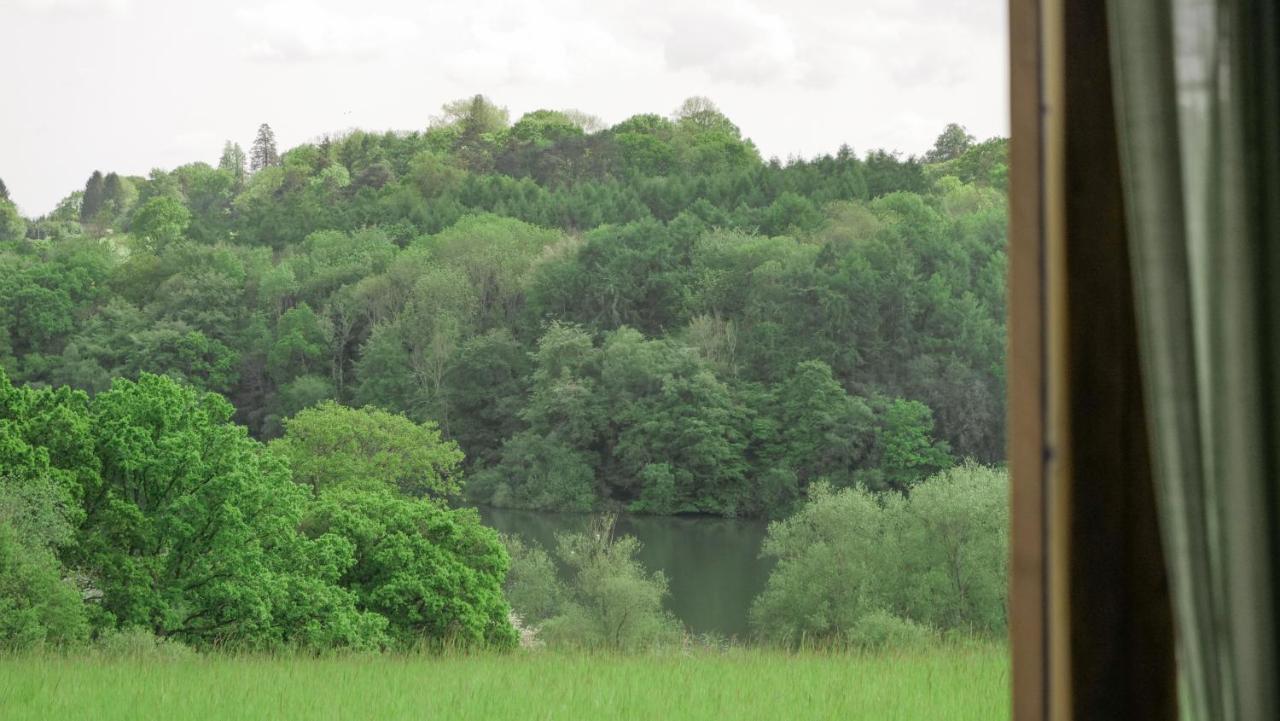 Quirky Vintage Horsebox Conversion With Stunning Views Of Ardingly Reservoir バルカム エクステリア 写真