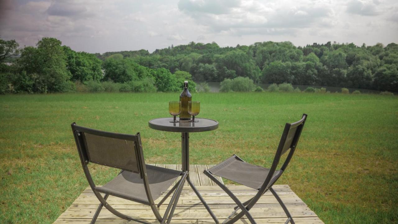Quirky Vintage Horsebox Conversion With Stunning Views Of Ardingly Reservoir バルカム エクステリア 写真