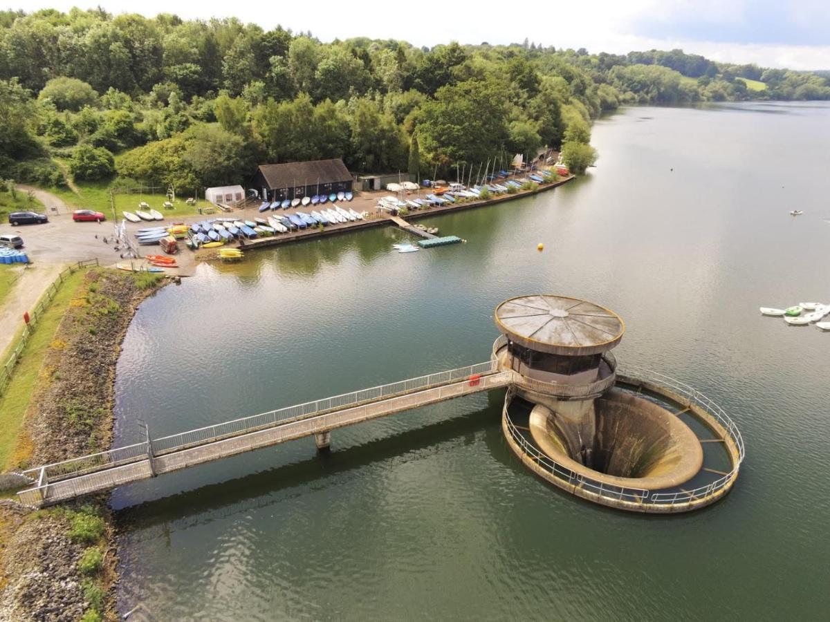 Quirky Vintage Horsebox Conversion With Stunning Views Of Ardingly Reservoir バルカム エクステリア 写真